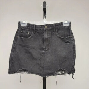 MISSGUIDED Denim Distressed Skirt